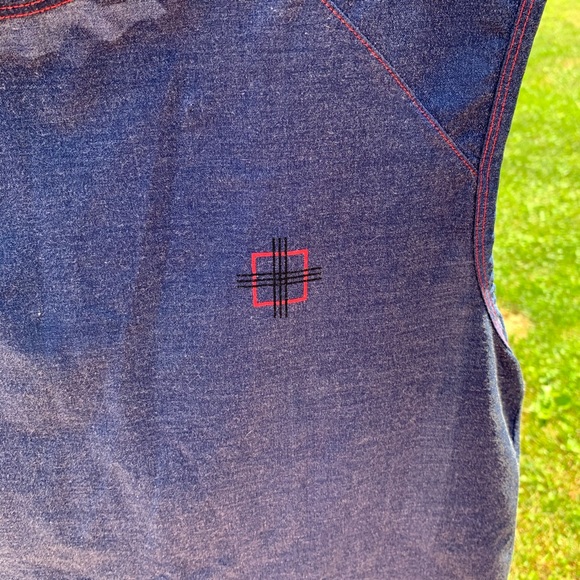 Burberry No Sleeve Top - Picture 2 of 8